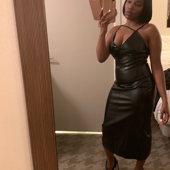 Shop Noirmod.com for purchasing - 3 strap midi black dress - Picture 3 of 3